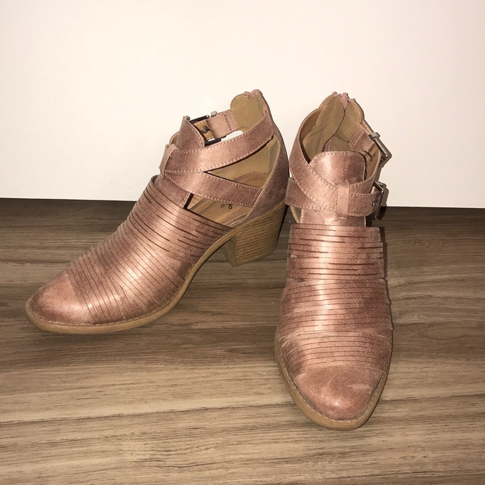 Cupid Booties • Salmon